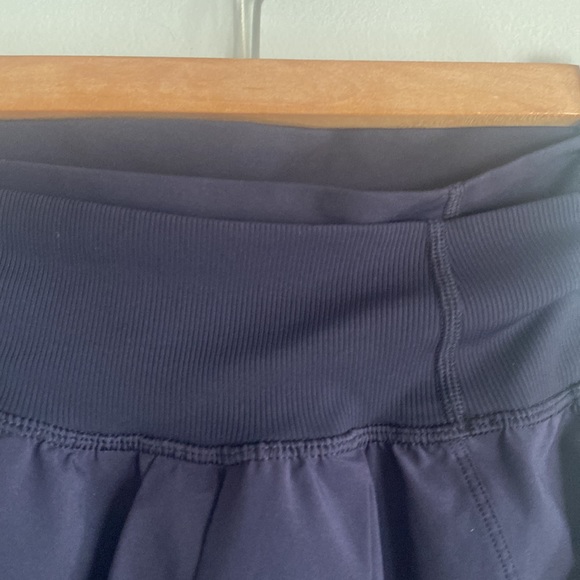 Lululemon pant dark blue size 2 cuffed 21” inseam - Picture 6 of 14